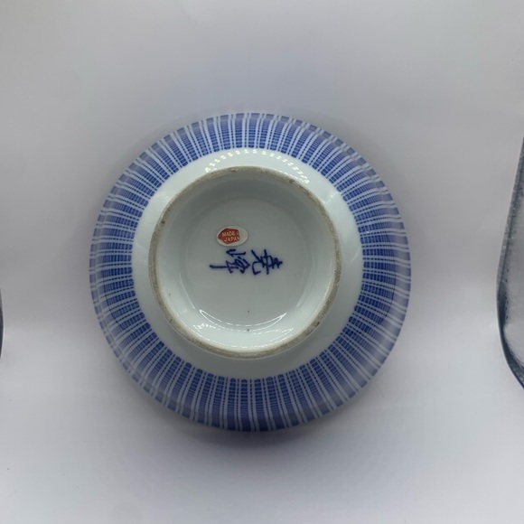 Rice Bowls 4 Japanese Fish Painted. Excellent condition. 3” tall, 6” wide. - Picture 3 of 13